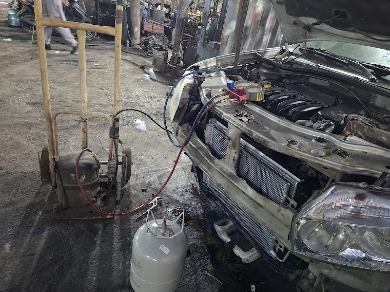 Car Repair Services - Car Battery Replacement | Dubai
